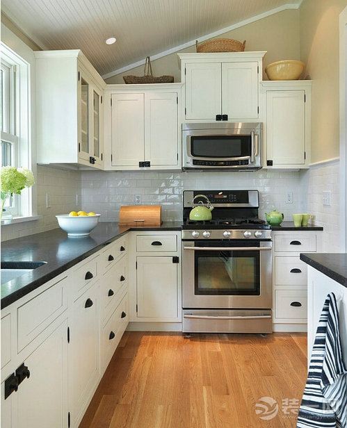 传统L型的厨房设计格局简单实用